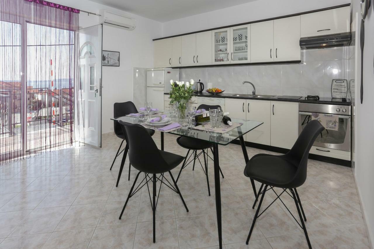 Charming Carmen Apartment Kaštela Zewnętrze zdjęcie